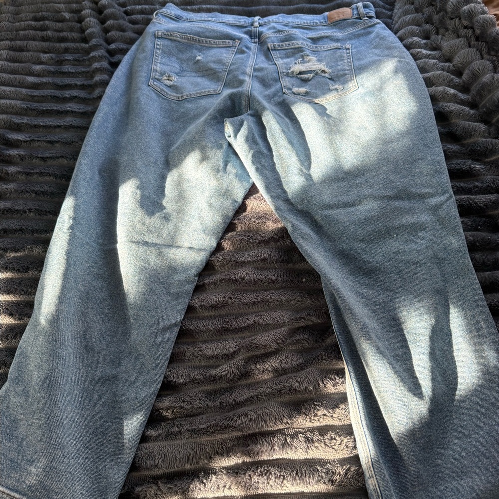 American Eagle Outfitters Relaxed Distressed Jeans - Blue and Cream - Picture 2 of 10